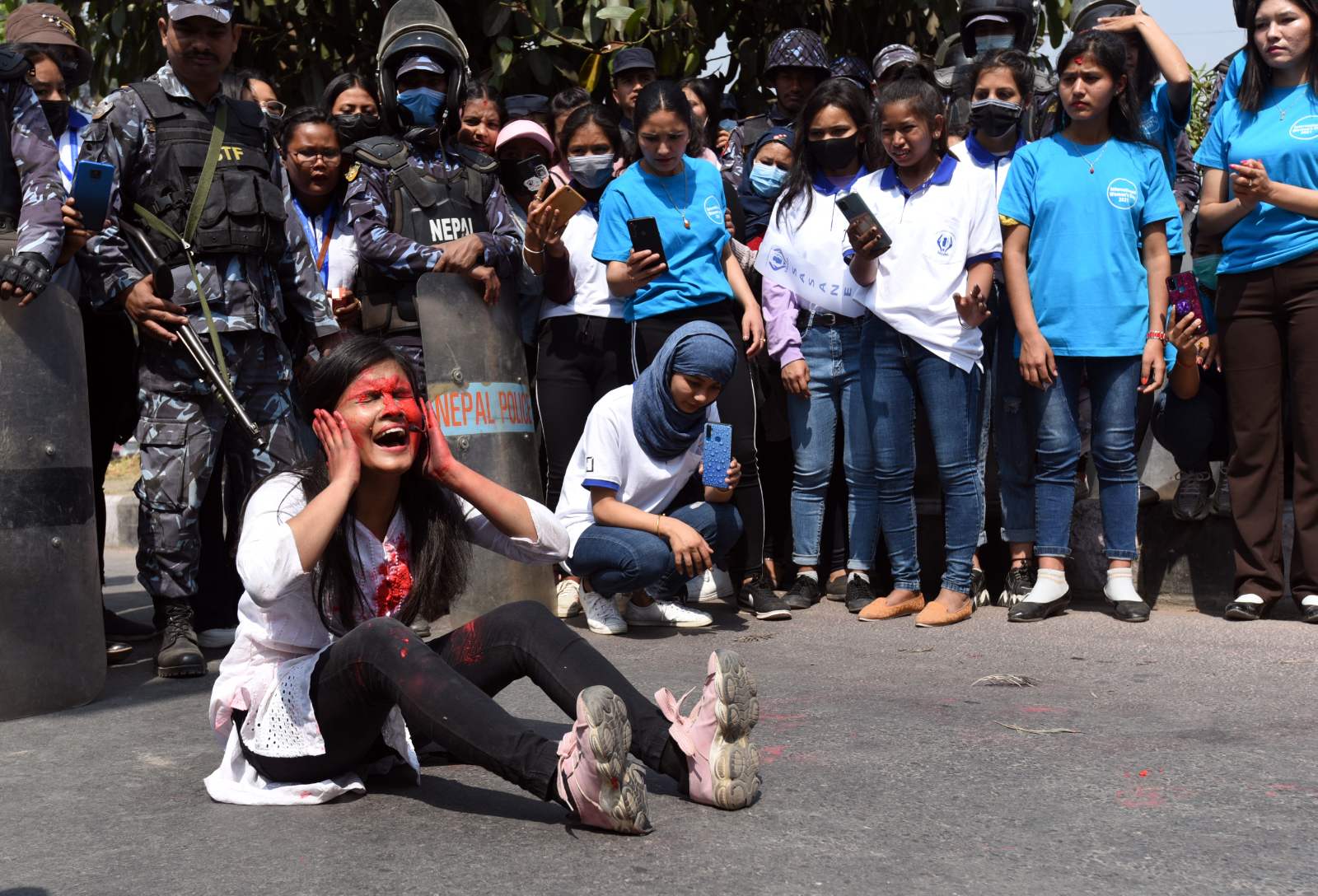 Students close to Oli-led faction observe International Women's Day in capital (with photos)